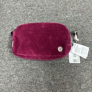 Lululemon Everywhere Belt Bag Corduroy
